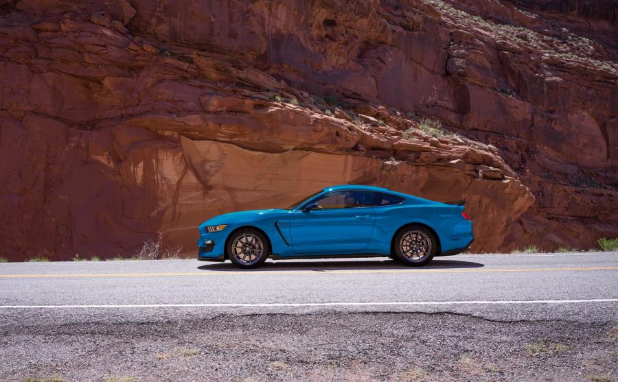  Shelby GT350 Mustang 2016 года  (фото 29 из 32)